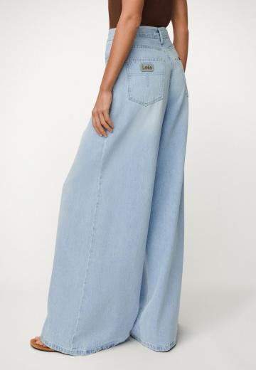 Клешеные джинсы