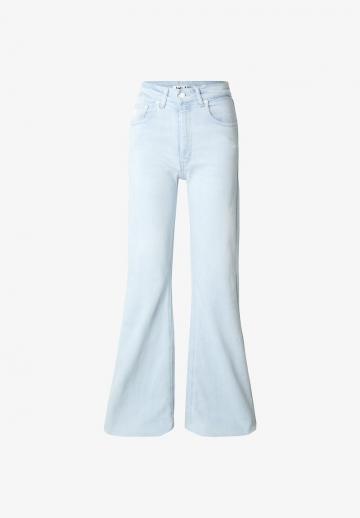 Клешеные джинсы