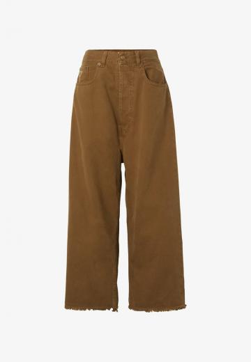 Короткие джинсы