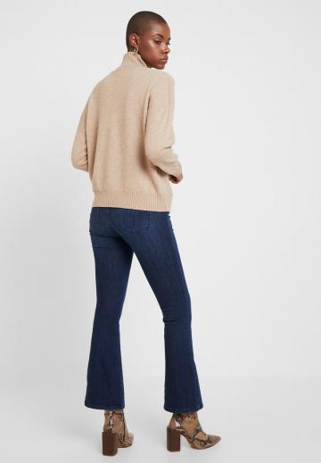 Клешеные джинсы