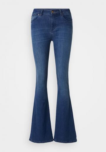 Клешеные джинсы