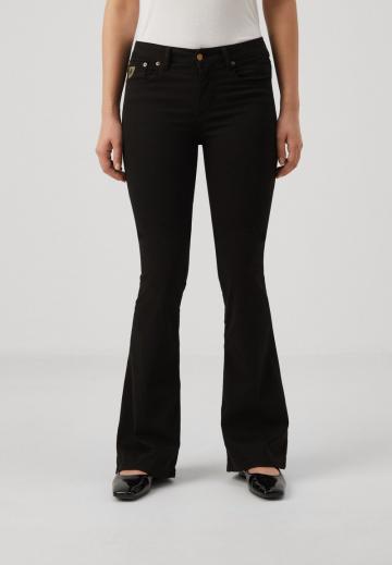 Клешеные брюки