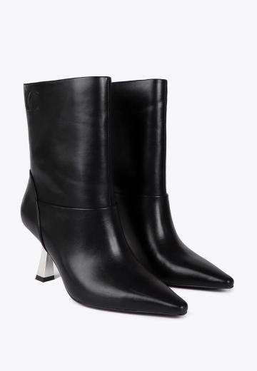 Полусапожки на высоком каблуке