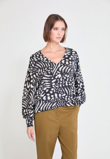 Атласная блузка