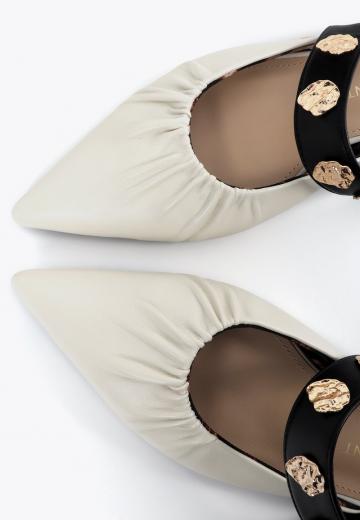 Босоножки на каблуке