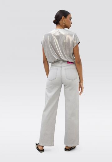 Прямые джинсы