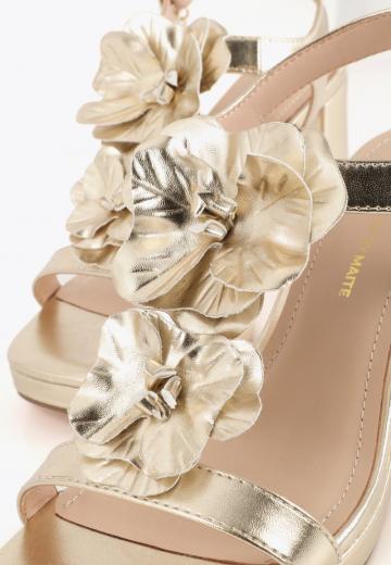 Босоножки на платформе