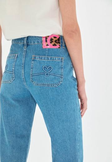 Прямые джинсы