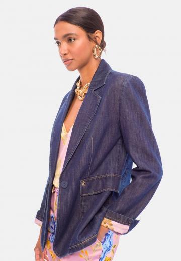 Джинсовая куртка