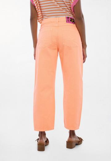 Короткие джинсы