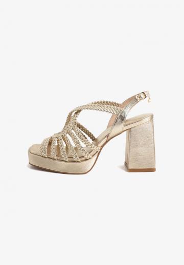 Босоножки на платформе