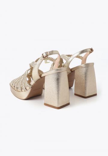 Босоножки на платформе