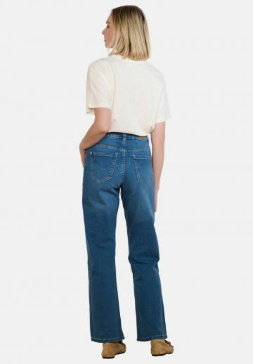 Прямые джинсы