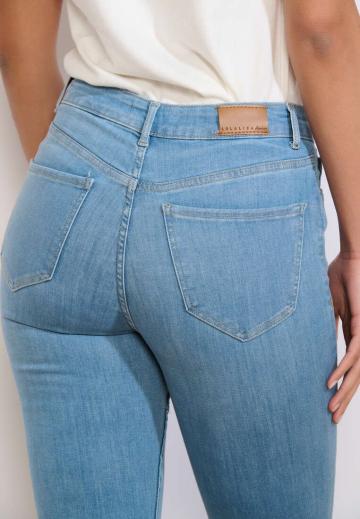 Клешеные брюки