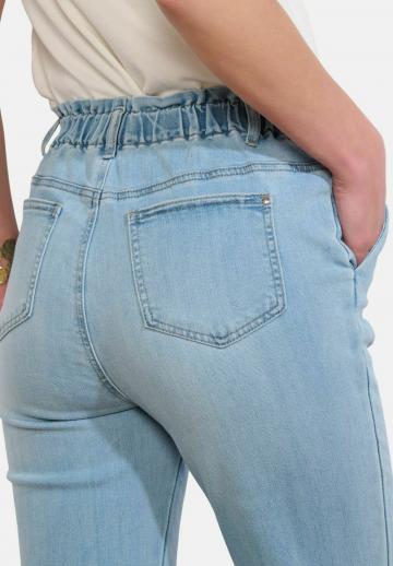 Короткие джинсы