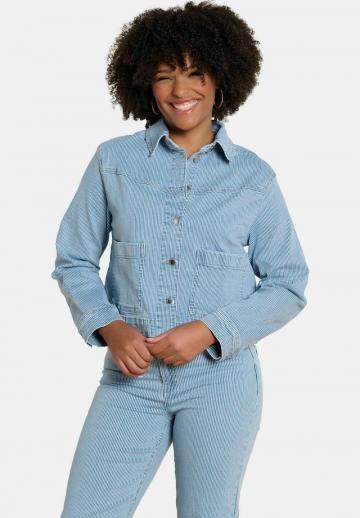 Джинсовая куртка