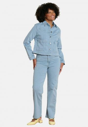 Джинсовая куртка