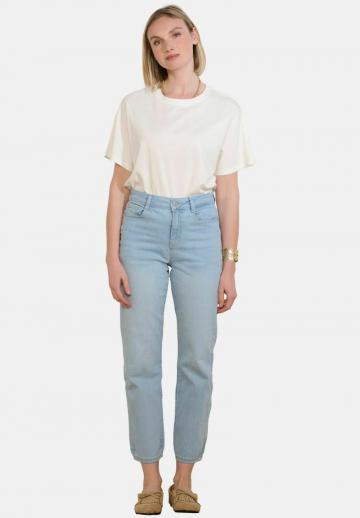 Короткие джинсы