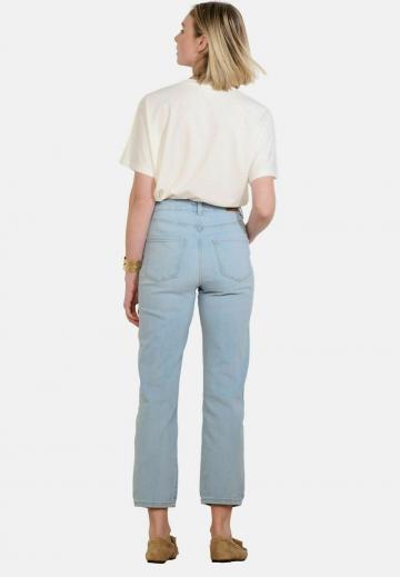 Короткие джинсы