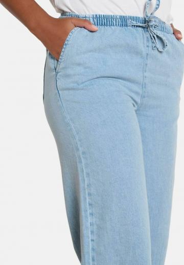 Свободные джинсы