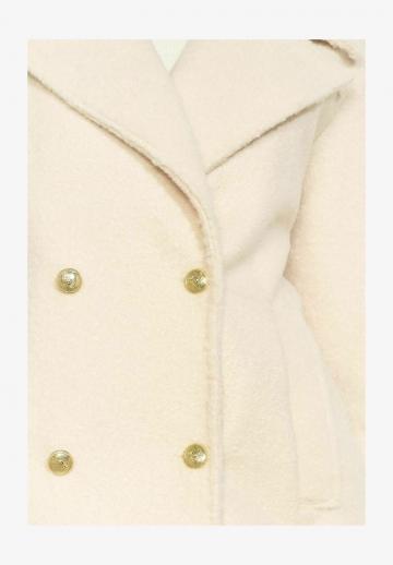 Короткое пальто