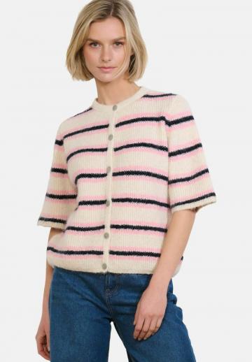 Вязаный жилет