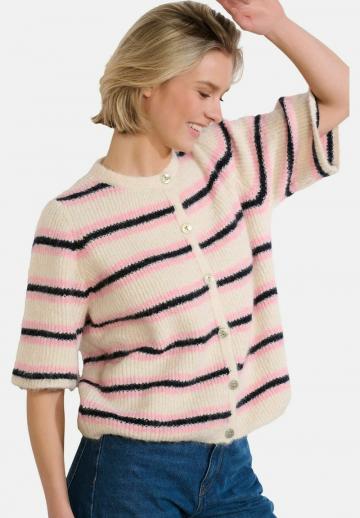 Вязаный жилет