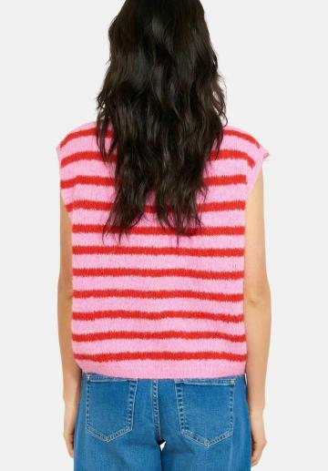 Вязаный жилет