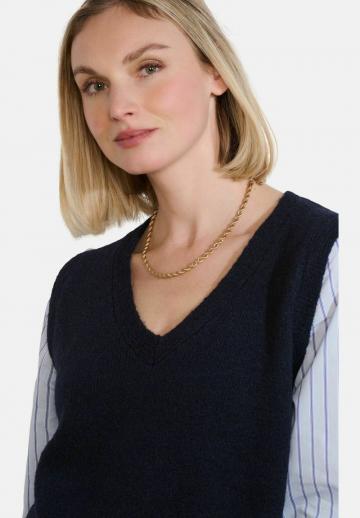 Пуловер без рукавов