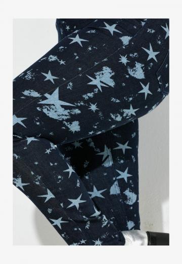 Узкие джинсы