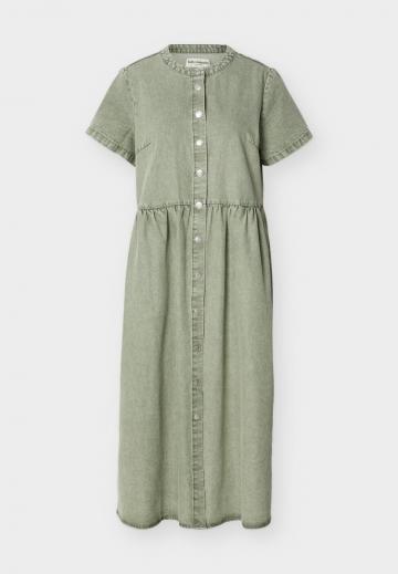 Джинсовое платье