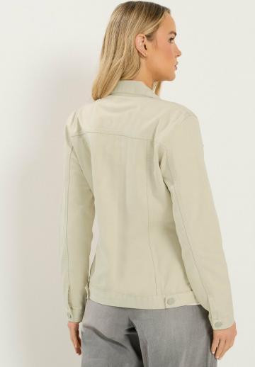 Куртка с накладнымит карманами