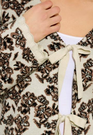 Жаккардовая вязаная кофта