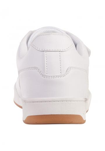 Походные кроссовки