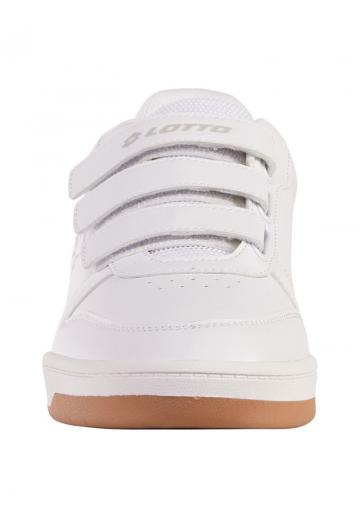 Походные кроссовки