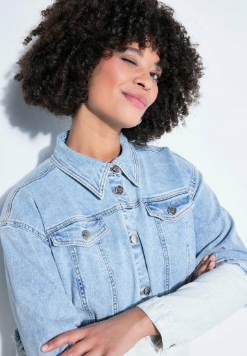 Джинсовая куртка