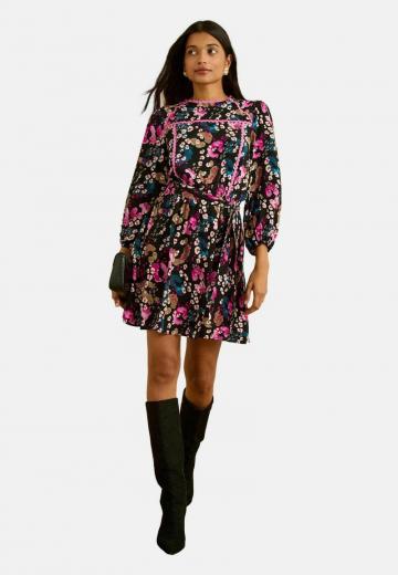 Короткое платье