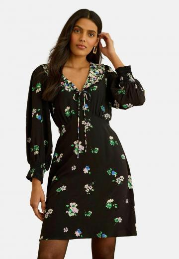 Короткое платье