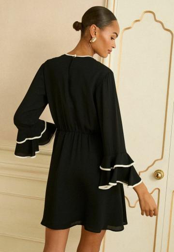 Короткое платье