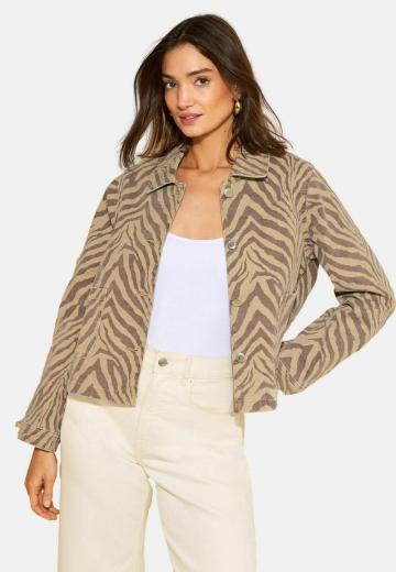 Джинсовая куртка