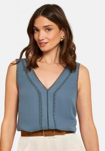 Блузка без рукавов