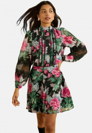 Короткое платье