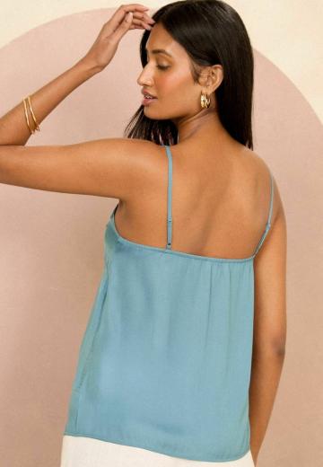 Топ на бретельках