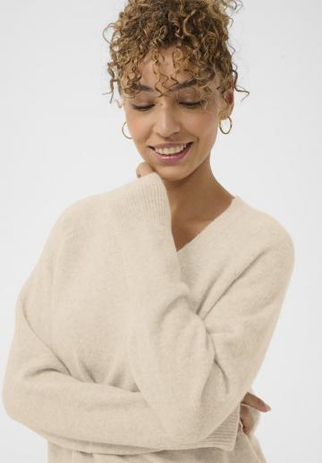 Пуловер с вырезом V