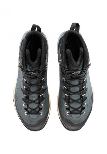 Походные ботинки