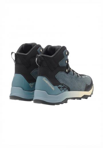 Походные ботинки