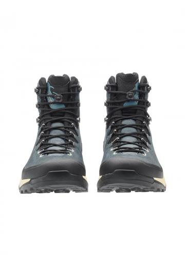 Походные ботинки