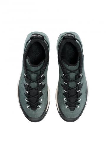 Походные кроссовки