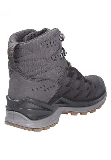 Походные ботинки