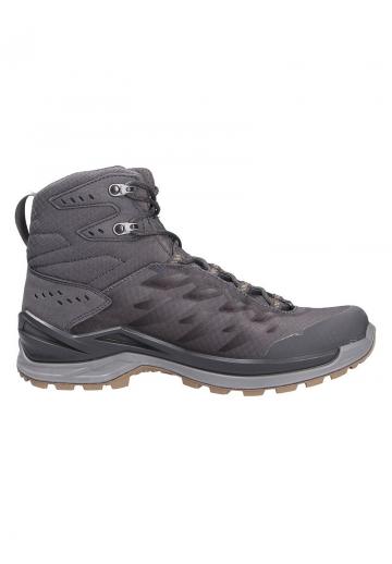 Походные ботинки